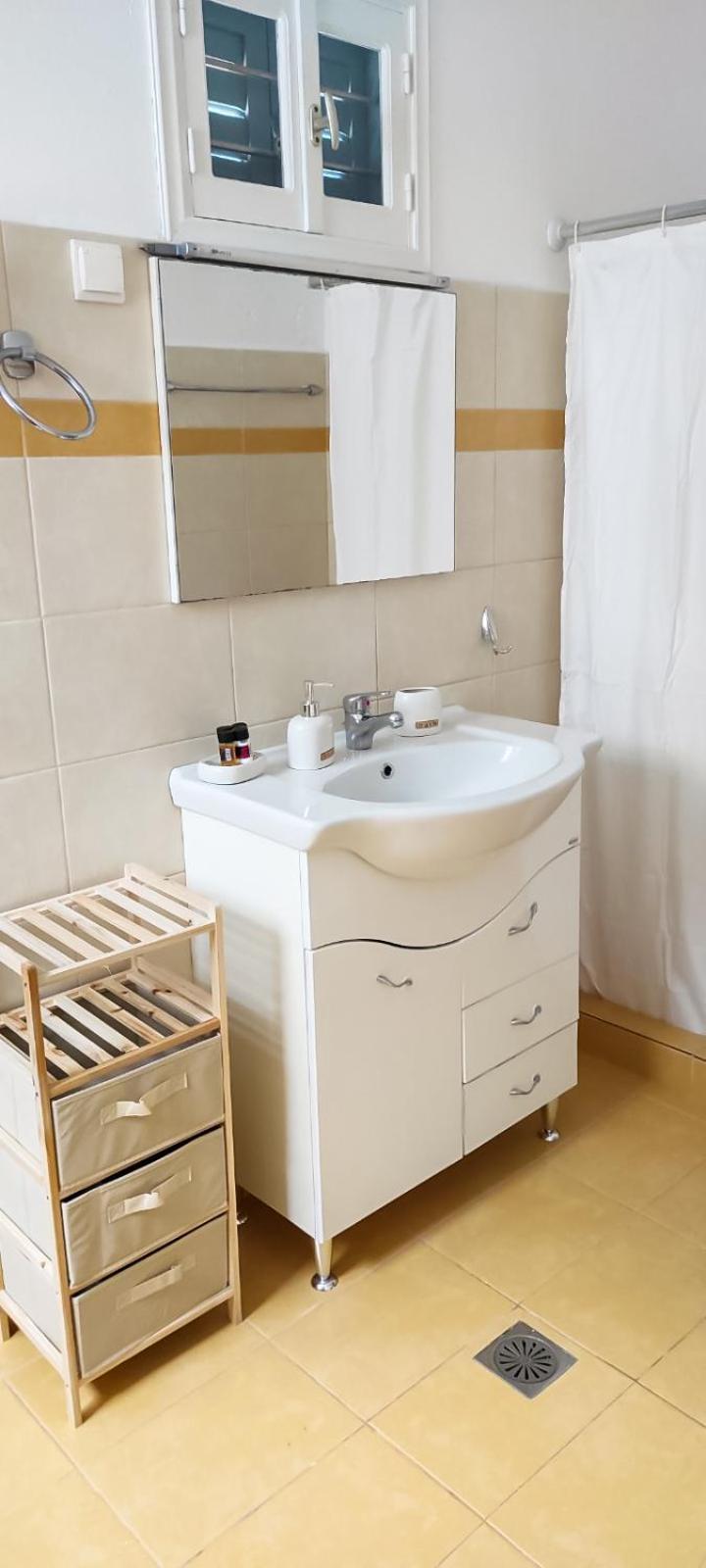 Seaside Residence Kiki Prassa,Kímolos Екстериор снимка