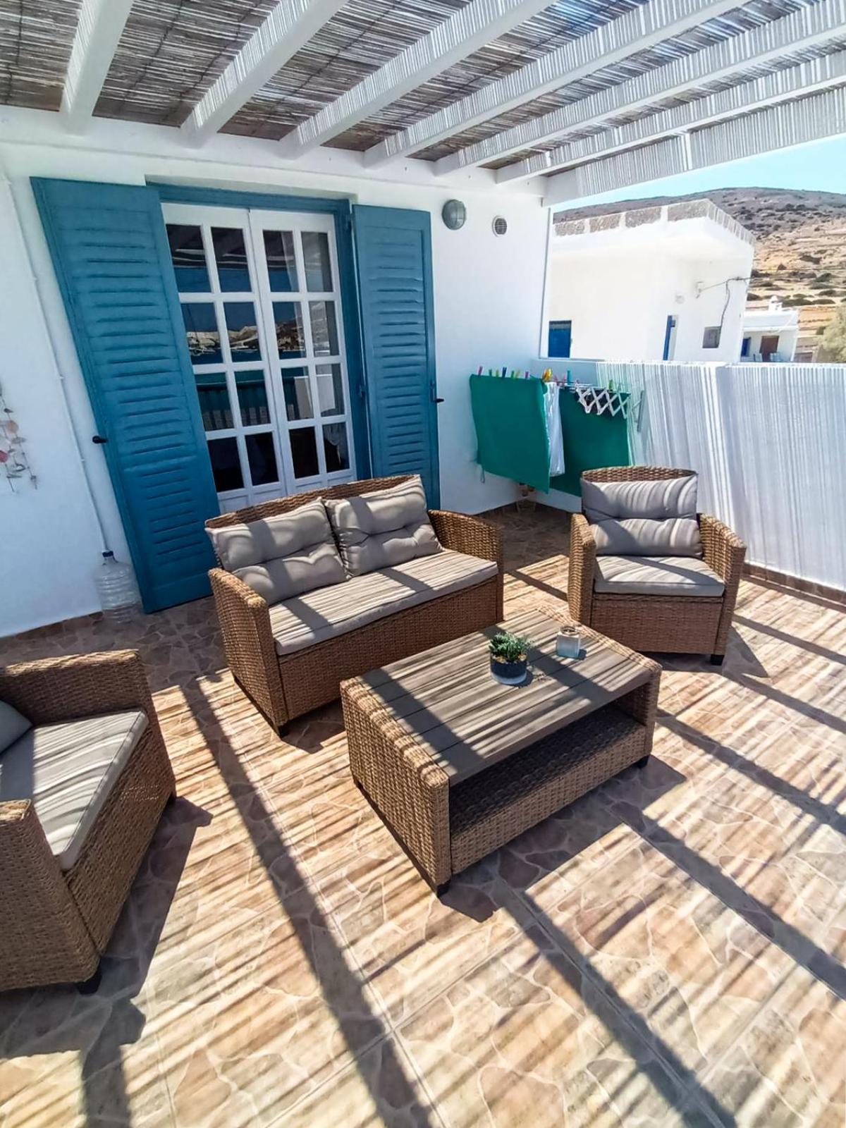 Seaside Residence Kiki Prassa,Kímolos Екстериор снимка