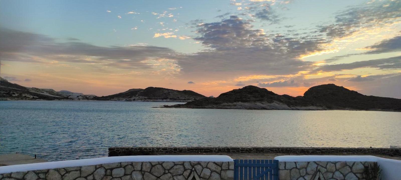 Seaside Residence Kiki Prassa,Kímolos Екстериор снимка